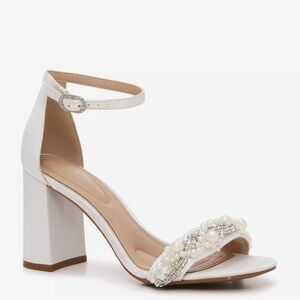 Kelly & Katie White Drema Sandal